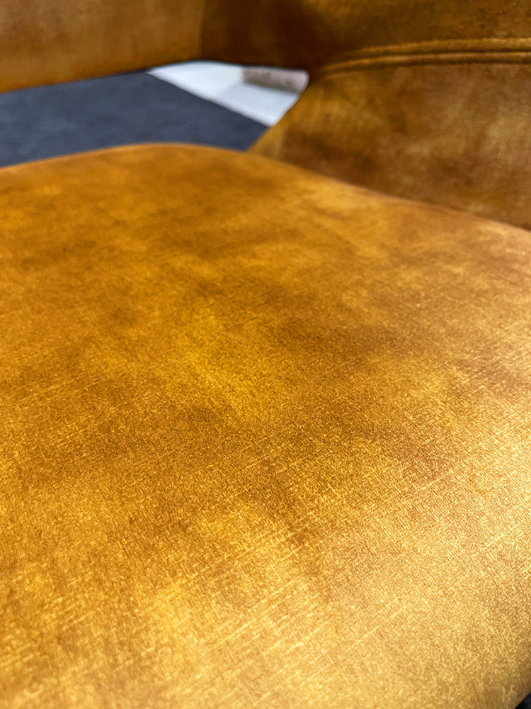 Armlehnenstuhl Katy Velour Gold 180° drehbar Rückenbelüftung Stativgestell