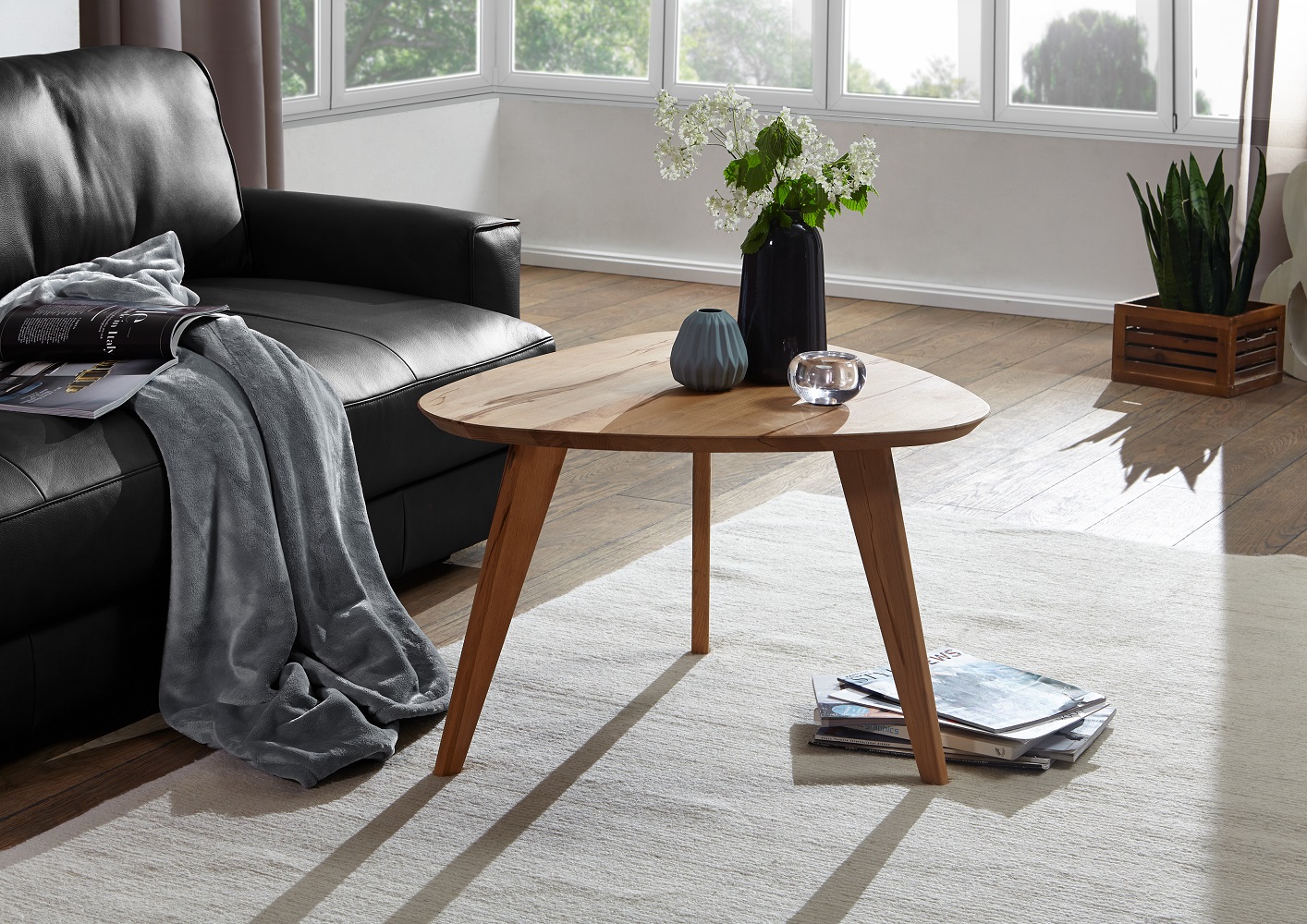 Couchtisch Olpe Wildeiche massiv geölt 67x73 cm Stubentisch Wohnzimmer Couchtisch Olpe Wildeiche massiv geölt 67x73 cm Stubentisch Wohnzimmer